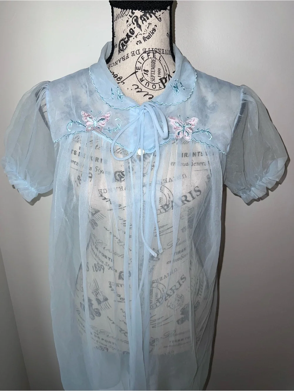 Vintage Sheer Blue Nylon Butterfly Embroidered Peignoir Robe Duster Medium - Picture 2 of 8